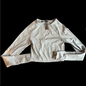 Gymshark extra small athletic wear crop shirt junior.